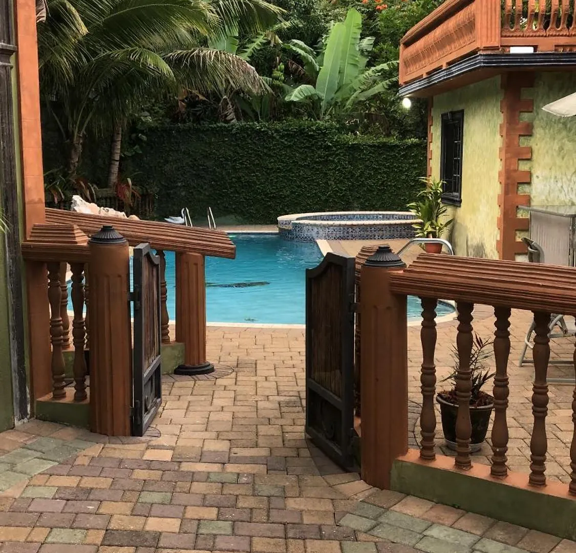 Willa Hidden Oasis Mandeville 0*,
